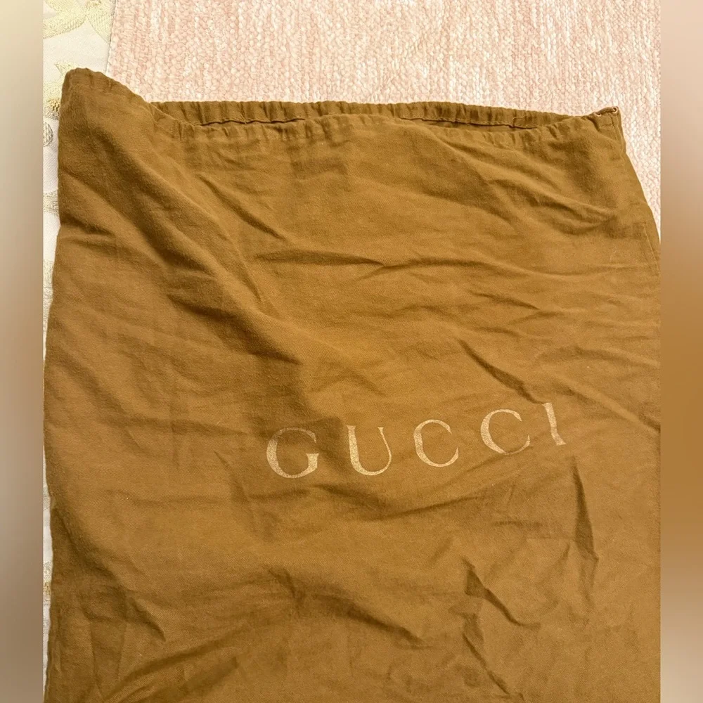 Gucci Black Leather Shoulder Bag with Silver Accents - Picture 8 of 8